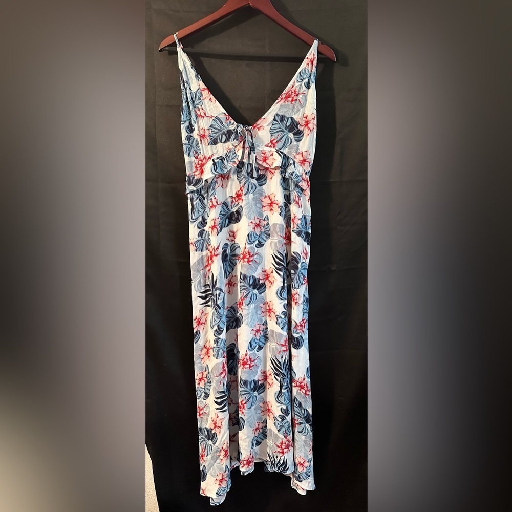 NWT Roxy floral dress